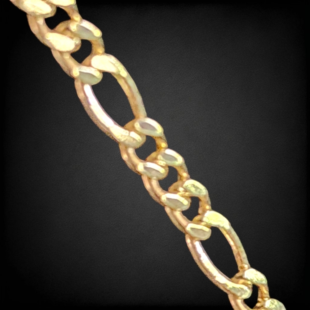 18K Gold Filled Blessed Mother On 20in Figaro Chain - Picture 6 of 7